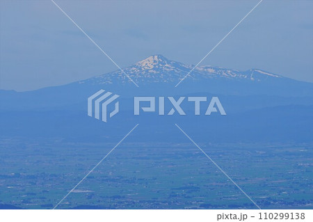 和賀岳小杉山からの鳥海山と横手盆地 和賀岳小杉山からの鳥海山と横手盆地 110299138