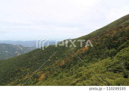 2023年10月の山梨県の金峰山の登山 2023年10月の山梨県の金峰山の登山 110299193
