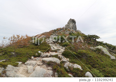 2023年10月の山梨県の金峰山の登山 2023年10月の山梨県の金峰山の登山 110299241