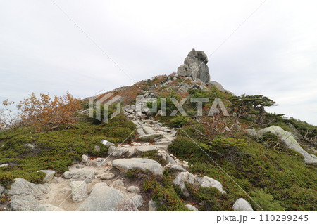 2023年10月の山梨県の金峰山の登山 2023年10月の山梨県の金峰山の登山 110299245