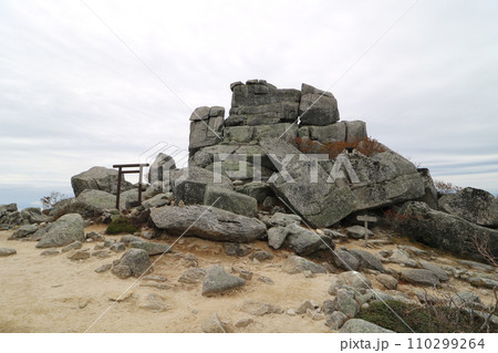 2023年10月の山梨県の金峰山の登山 110299264