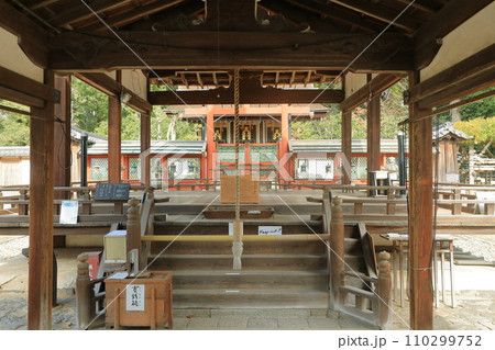 奈良　春日大社別宮　氷室神社舞殿（拝殿） 110299752