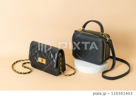 beautiful woman leather fashion bag 110301403