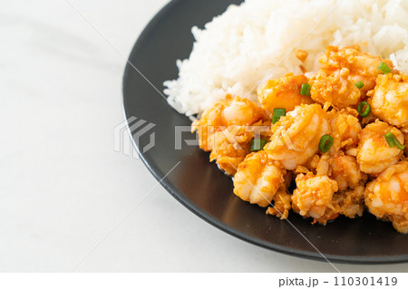 stir-fried shrimps with garlic and shrimps paste 110301419