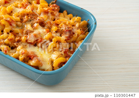 homemade macaroni bolognese with cheese 110301447