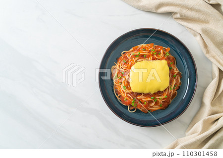 Spaghetti Tomato Sauce with Hamburg and Cheese Spaghetti Tomato Sauce with Hamburg and Cheese 110301458