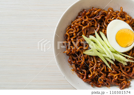 Korean Instant Noodle with Black Bean Sauce (Jajangmyeon or JJajangmyeon) Korean Instant Noodle with Black Bean Sauce (Jajangmyeon or JJajangmyeon) 110301574