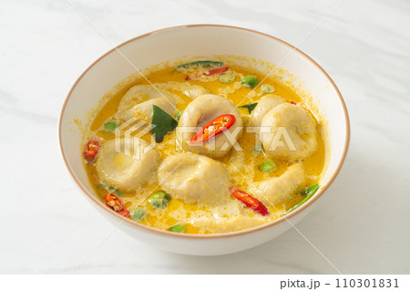 Green curry soup with Fish ball 110301831