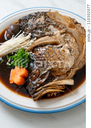 Boiled Fish Head with Soy Sauce 110302077