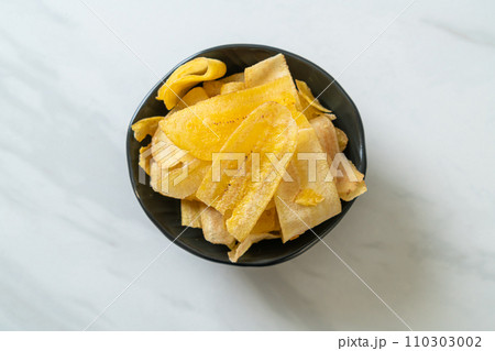 Banana Chips - fried or baked sliced banana 110303002