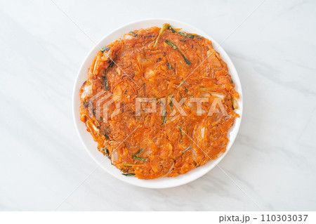 Korean Kimchi pancake or Kimchijeon 110303037