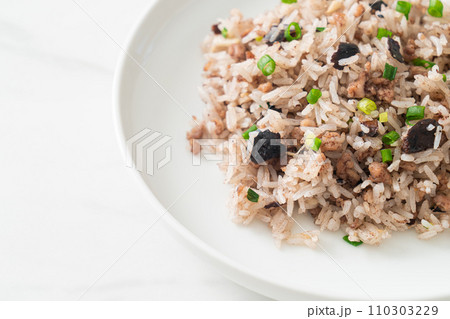 Fried Rice with Chinese Olives and Minced Pork 110303229