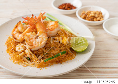 Vermicelli Pad Thai or Thai stir fried vermicelli with shrimps Vermicelli Pad Thai or Thai stir fried vermicelli with shrimps 110303245