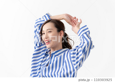 爽やかな女性 ポートレート 爽やかな女性 ポートレート 110303925