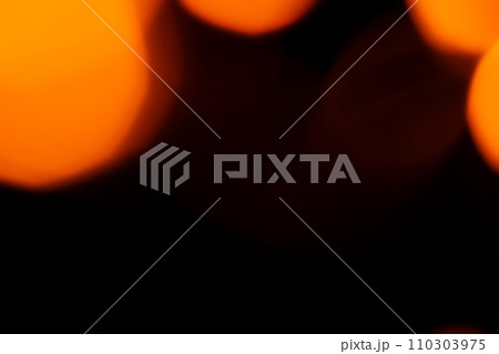 オレンジ系キラキラ背景素材 オレンジ系キラキラ背景素材 110303975