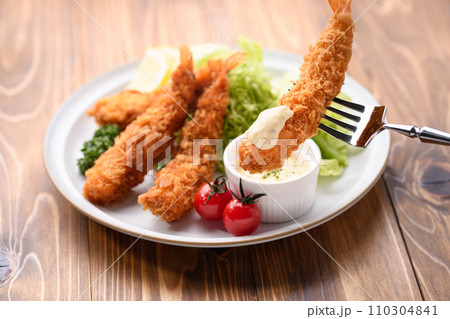 揚げたてサクサクの海老フライ 110304841