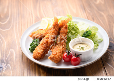 揚げたてサクサクの海老フライ 110304842