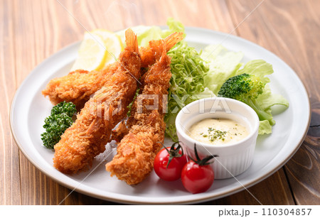 揚げたてサクサクの海老フライ 揚げたてサクサクの海老フライ 110304857