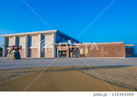 長崎市恐竜博物館の外観 110305009