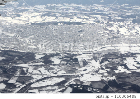空撮　冬の北見市　北見市市街地　北海道北見市 110306488