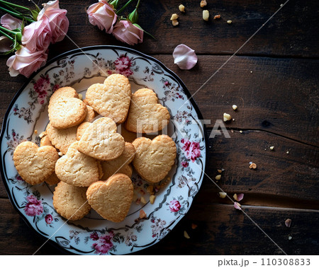 バレンタインデー、母の日のプレゼント 110308833