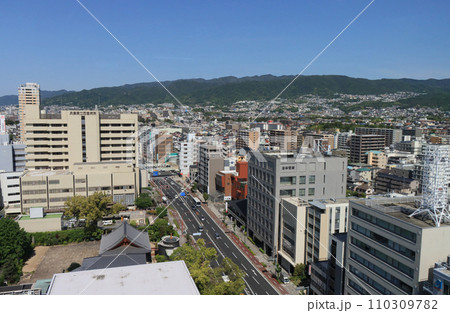 西宮市 危機管理センターから見た六湛寺町と六甲山 西宮市 危機管理センターから見た六湛寺町と六甲山 110309782