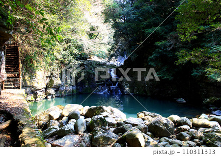 長崎県の観光スポット「千綿渓谷」　竜頭泉への散策コース 110311313