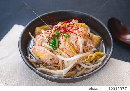 鶏だんご鍋 110312377