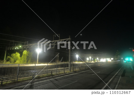 明けの明星と未明のJR東日本日野春駅 明けの明星と未明のJR東日本日野春駅 110312667