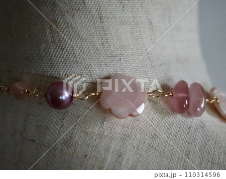 花形ピンクシェルのショートネックレス 花形ピンクシェルのショートネックレス 110314596