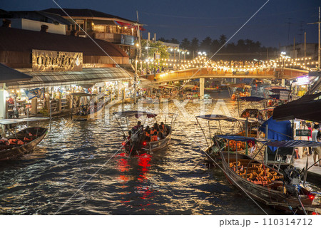 THAILAND AMPHAWA MAE KLONG FLOATING MARKET 110314712