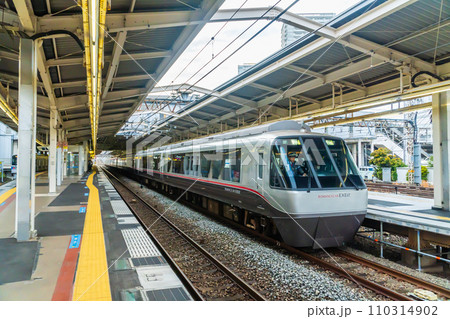 小田急電鉄　ロマンスカー・EXEα　30000形 110314902