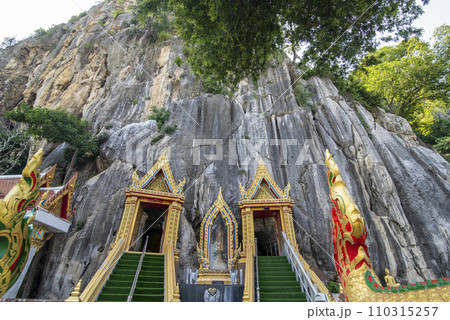 THAILAND PHETCHABURI WAT THAM KHAO YOI CAVE THAILAND PHETCHABURI WAT THAM KHAO YOI CAVE 110315257