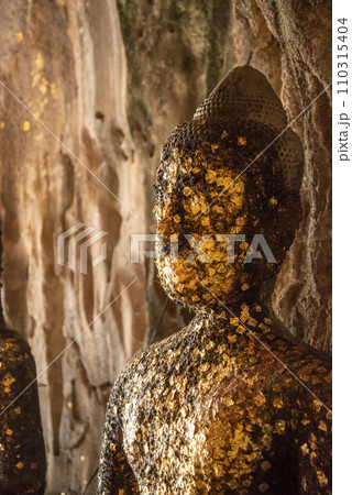 THAILAND RATCHABURI WAT KHAO NGU CAVE 110315404