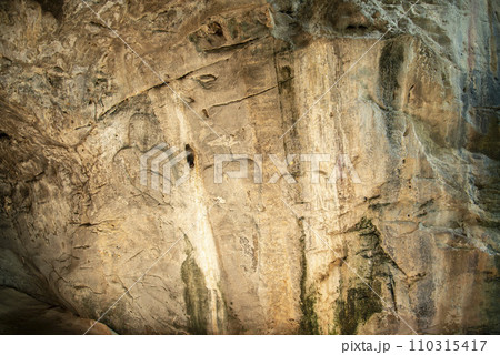 THAILAND RATCHABURI WAT KHAO NGU CAVE 110315417