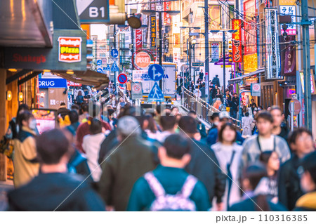 日本の横浜都市景観 脱コロナで撲滅のマ姿が12月増化したが再び減へ…イ予防のマ不要=令和6年1月6日 日本の横浜都市景観 脱コロナで撲滅のマ姿が12月増化したが再び減へ…イ予防のマ不要=令和6年1月6日 110316385