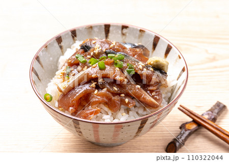 さばの漬け丼 110322044