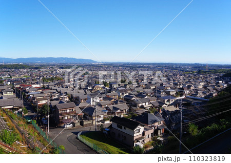 高台から見渡す住宅団地《三重県 四日市市 桜台》 110323819