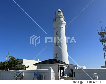 白い灯台 110324019