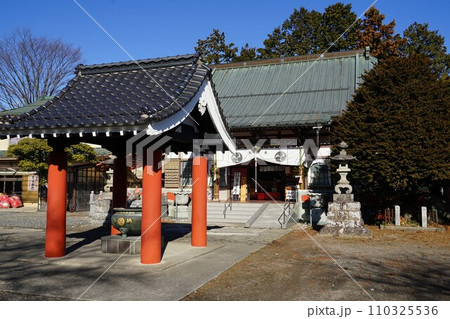 群馬県利根郡みなかみ町の上越線後閑駅周辺の茂左衛門地蔵尊の風景 群馬県利根郡みなかみ町の上越線後閑駅周辺の茂左衛門地蔵尊の風景 110325536