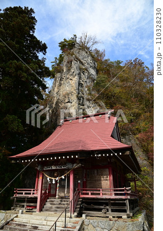 遠野遺産第31号 不動巌と巌龍神社 110328230