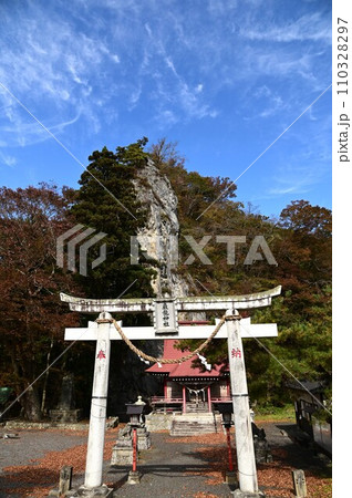 遠野遺産第31号 不動巌と巌龍神社 遠野遺産第31号 不動巌と巌龍神社 110328297