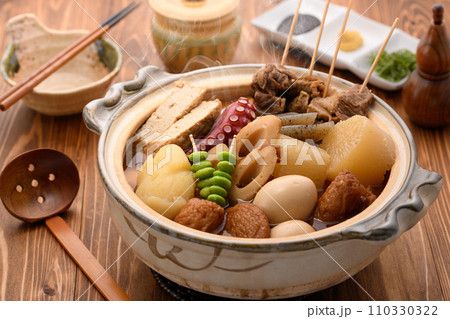 土鍋で煮込んだ おでん 110330322