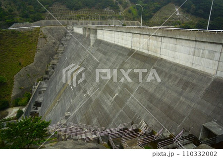 牛内ダムの堤体 牛内ダムの堤体 110332002