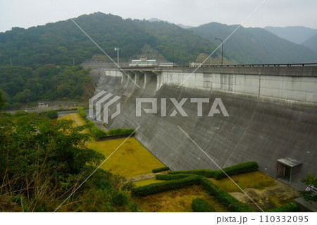 大日ダムの堤体 110332095