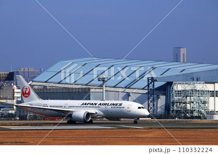 大阪国際空港 JAL 飛行機 離陸態勢 大阪国際空港 JAL 飛行機 離陸態勢 110332224