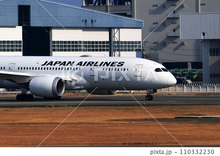 大阪国際空港 JAL 飛行機 離陸態勢 大阪国際空港 JAL 飛行機 離陸態勢 110332230
