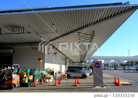 東京中央卸売市場　豊洲市場　青果棟の西側待機駐車場 110333230