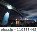 四日市コンビナートの夜景 110333448