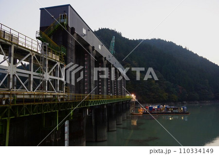 長安口ダムのゲートタワー 長安口ダムのゲートタワー 110334149